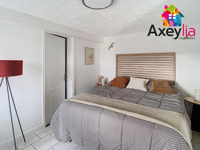 Maison - 220 m² - 10 pièces