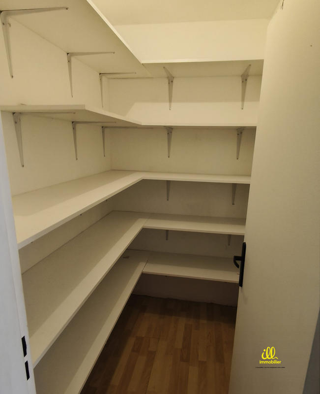 Appartement - 80 m² - 5 pièces