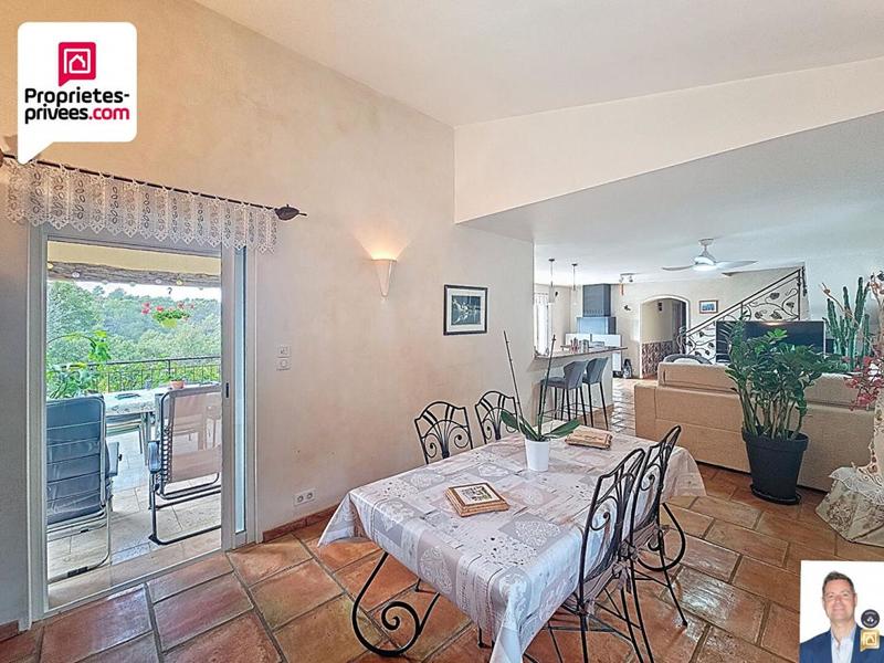 Villa - 161 m² - 5 pièces
