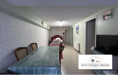 Maison - 222 m² - 7 pièces