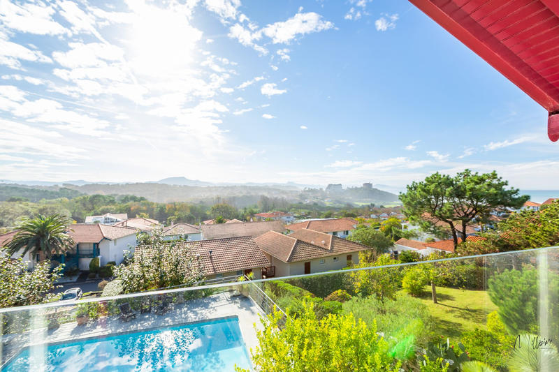 Maison - 207 m² - 8 pièces