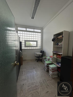 Local d'activités - 90 m²