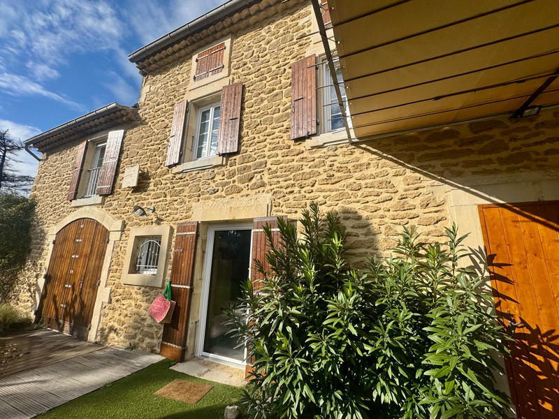 Mas - 250 m² - 6 pièces