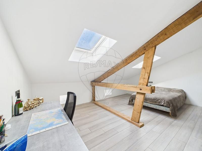 Maison - 203 m² - 6 pièces