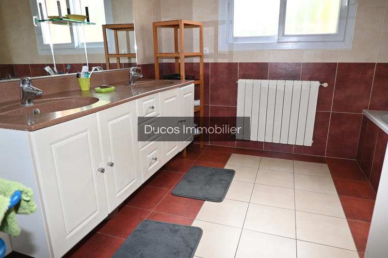 Maison - 240 m² - 6 pièces
