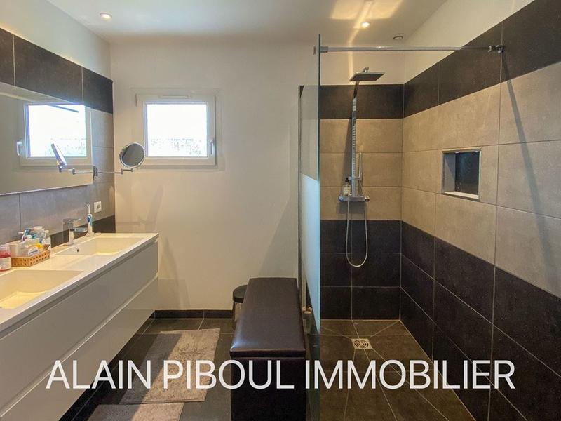 Maison traditionnelle - 136 m² - 5 pièces