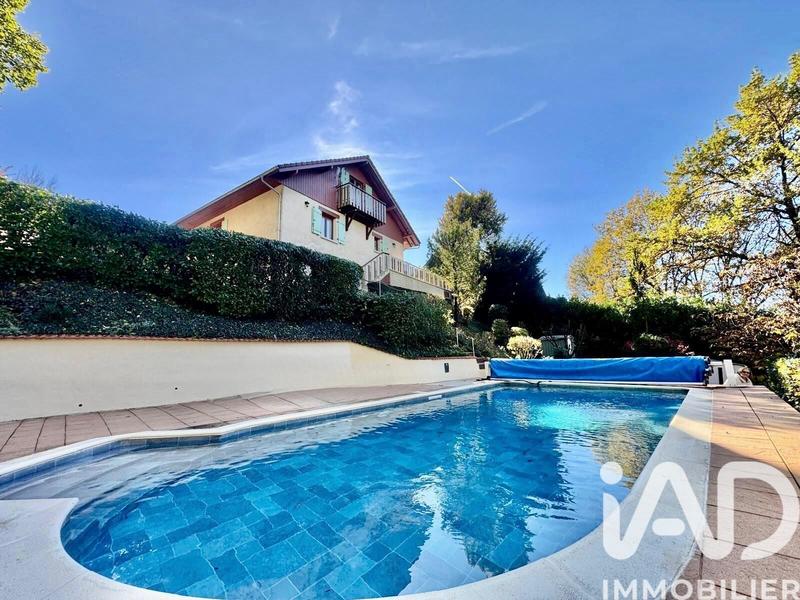 Maison - 212 m² - 4 pièces