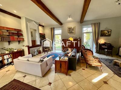 Maison - 354 m² - 12 pièces