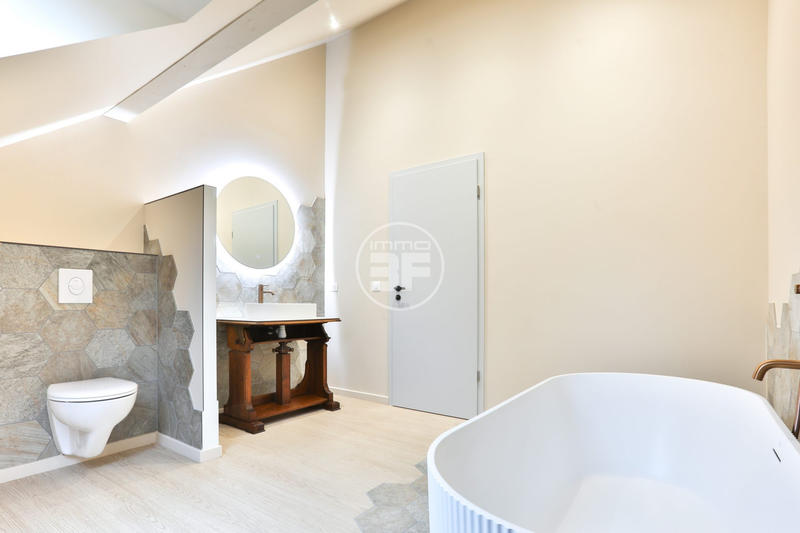 Maison - 179 m² - 6 pièces