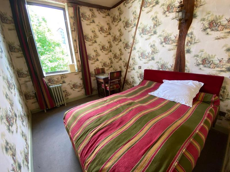 Maison - 425 m² - 16 pièces