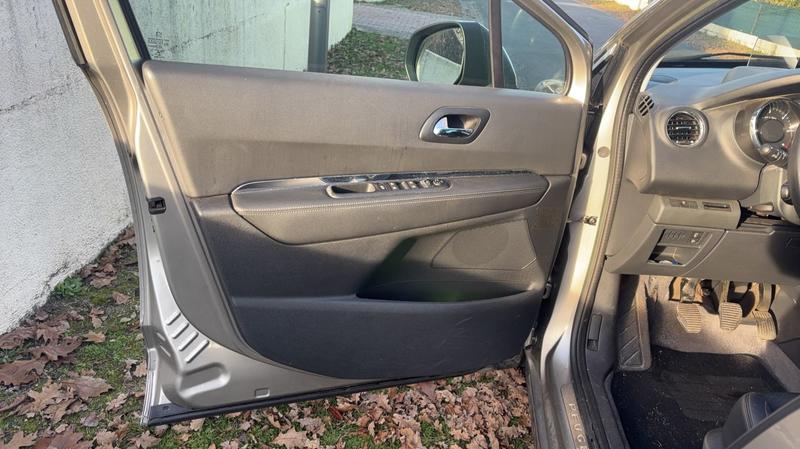 Peugeot 3008 1.6 HDi 115 Allure - 5 places