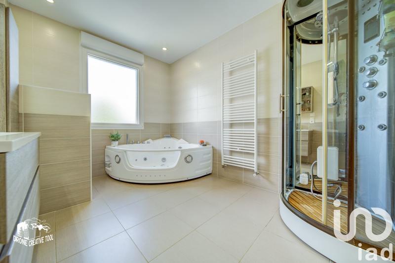 Maison - 93 m² - 5 pièces