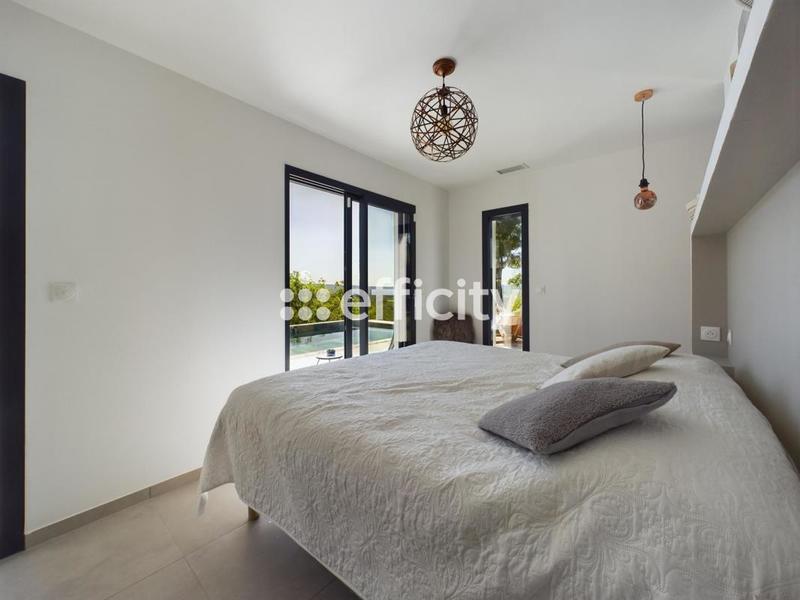 Maison - 200 m² - 7 pièces