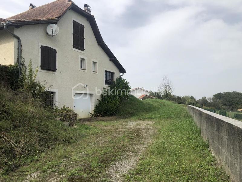 Maison - 140 m² - 5 pièces