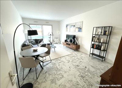 Appartement - 60 m² - 2 pièces