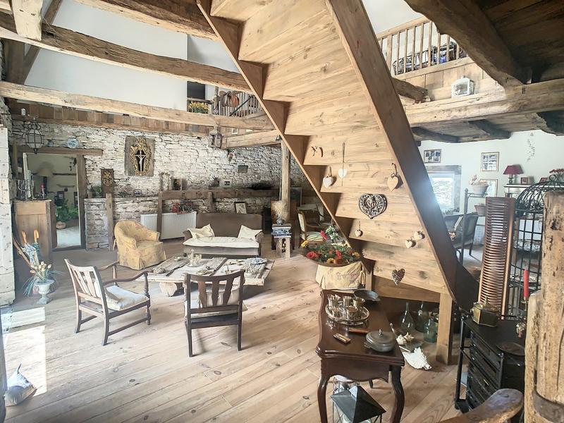 Maison - 300 m² - 7 pièces