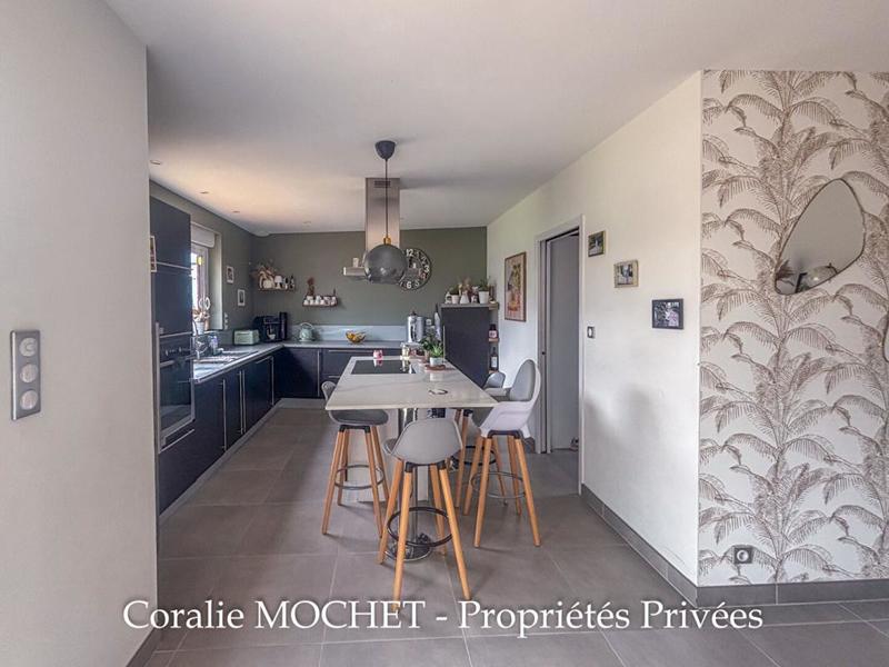 Maison - 145 m² - 7 pièces