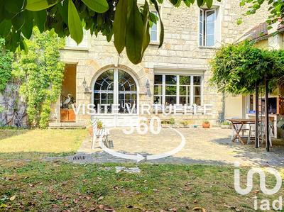 Maison de ville - 270 m² - 9 pièces