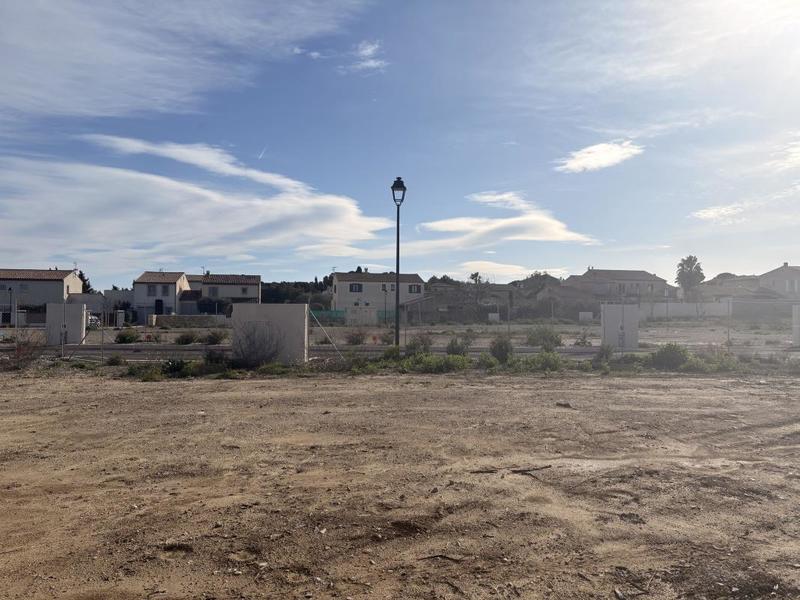 Terrain constructible - 604 m²