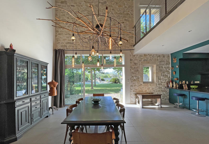 Mas - 1 200 m² - 25 pièces