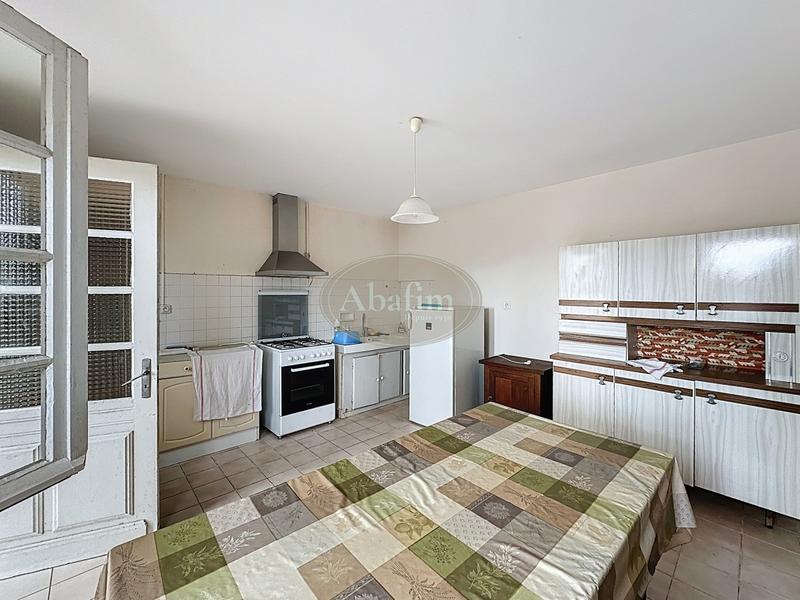 Maison - 298 m² - 6 pièces