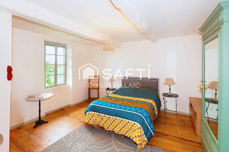 Maison - 204 m² - 7 pièces