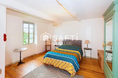 Maison - 204 m² - 7 pièces