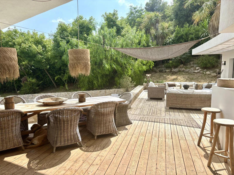 Villa - 260 m² - 6 pièces