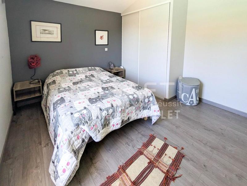 Villa - 270 m² - 9 pièces