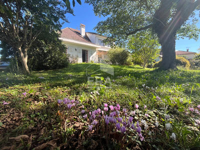 Maison - 161 m² - 5 pièces