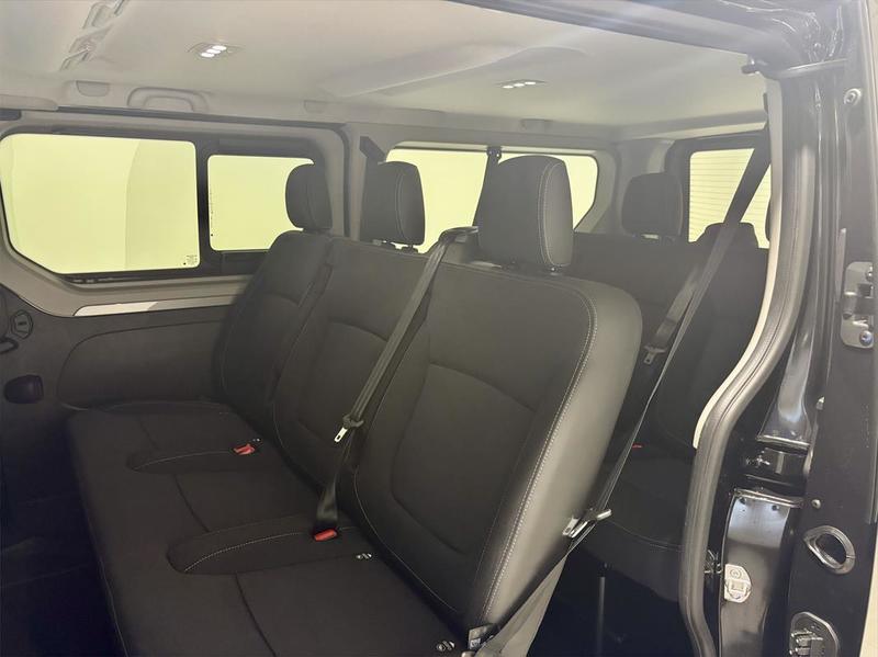 Renault Trafic III (2) Combi L2 2.0 Dci 150 9pl Bva9 Red