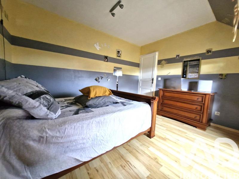 Maison - 200 m² - 8 pièces