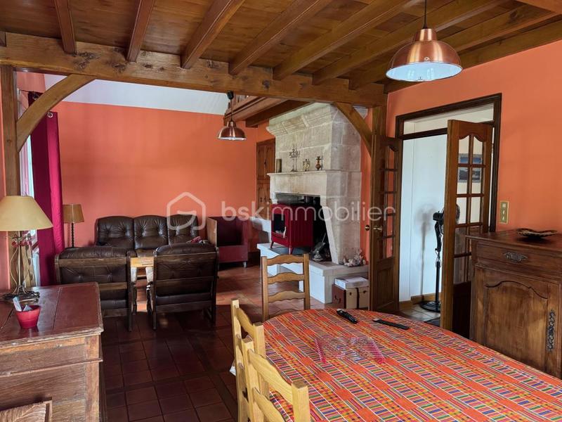 Maison traditionnelle - 159 m² - 6 pièces