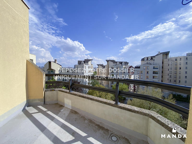 Chambre - 11 m² - 5 pièces