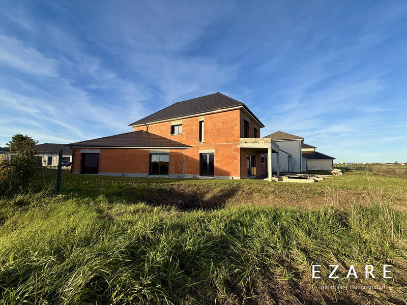 Maison - 220 m² - 6 pièces