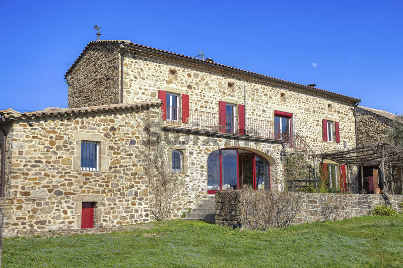 Mas - 189 m² - 7 pièces