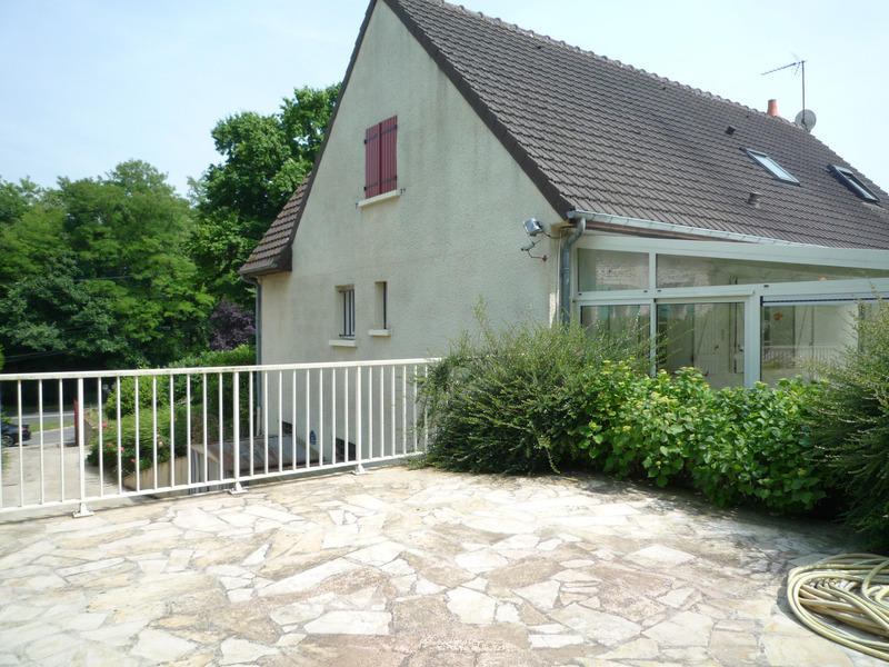 Maison - 185 m² - 10 pièces