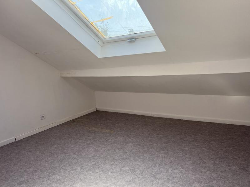 Maison - 200 m² - 8 pièces