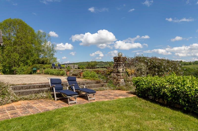 Propriété - 450 m² - 8 pièces