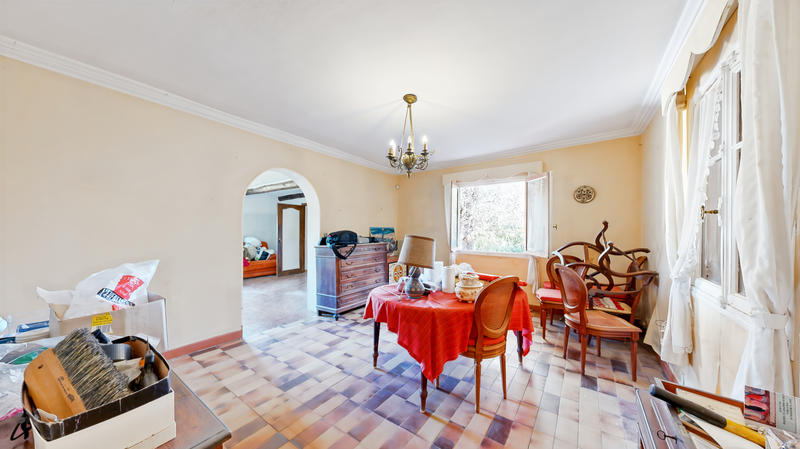Maison - 225 m² - 9 pièces