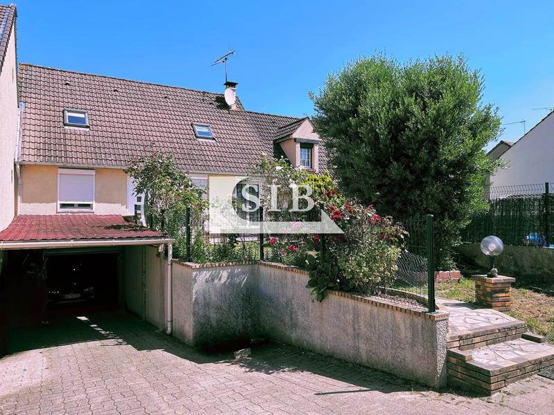 Maison traditionnelle - 112 m² - 6 pièces