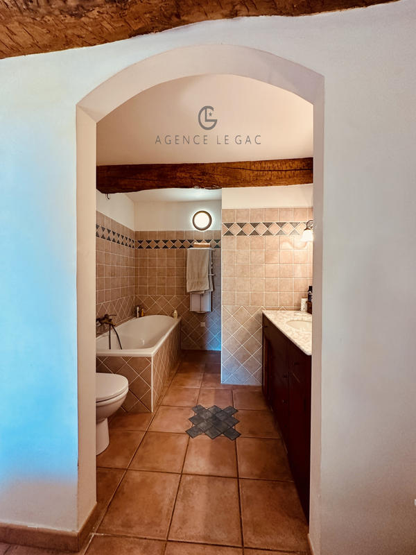 Propriété - 500 m² - 12 pièces