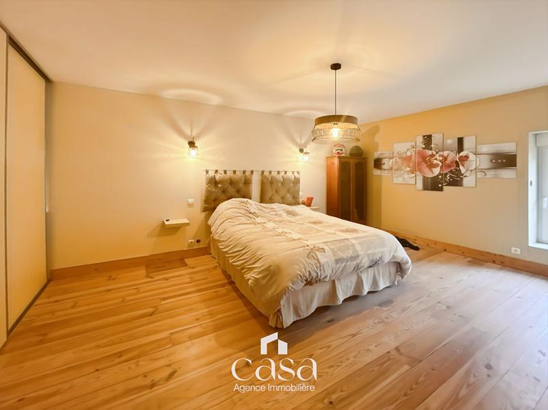 Maison - 237 m² - 7 pièces