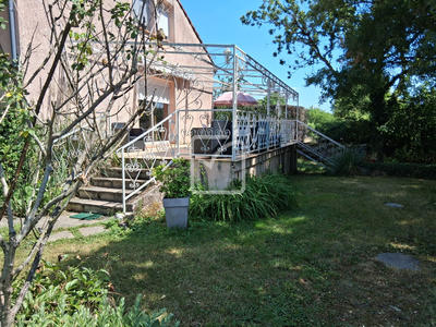 Maison - 256 m² - 12 pièces