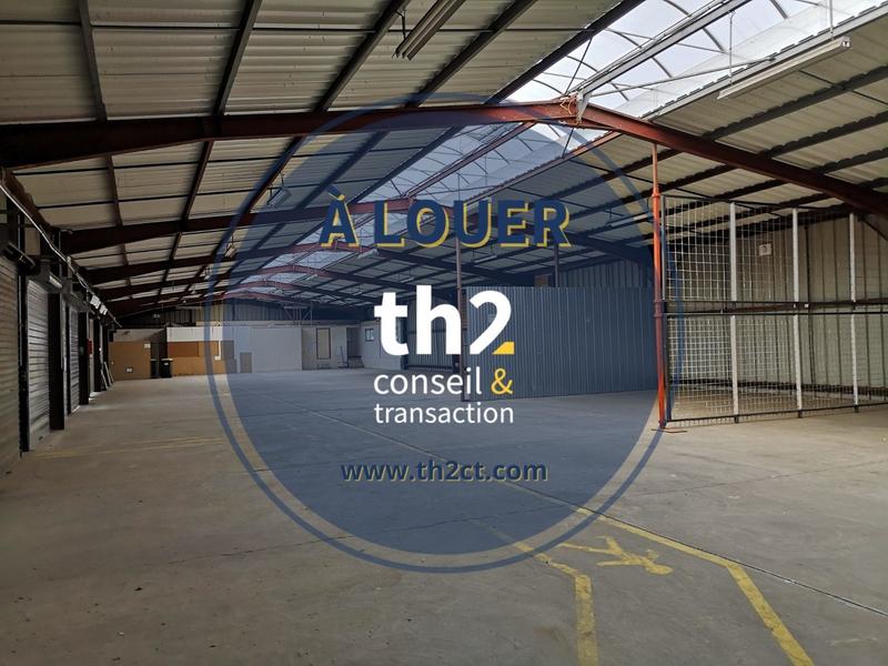 Entrepôt - 1 400 m²
