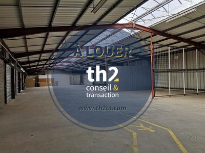 Entrepôt - 1 400 m²