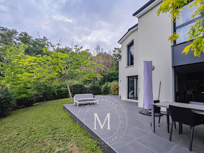 Maison - 202 m² - 8 pièces