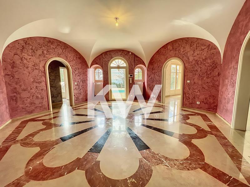 Villa - 548 m² - 22 pièces