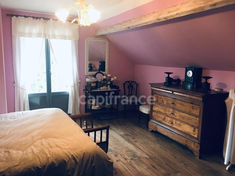 Maison - 140 m² - 9 pièces