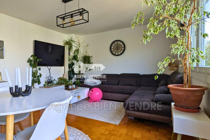 Appartement - 99 m² - 5 pièces